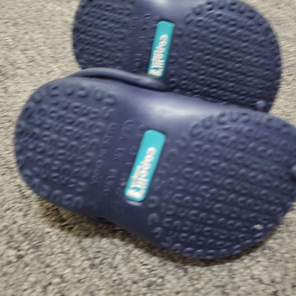crocs - Picture 2 of 2